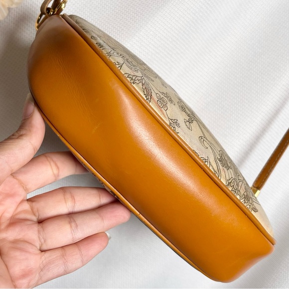 Vintage Gucci Floral & Dragonfly Tan Crossbody bag - Picture 8 of 17